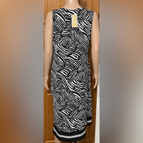 Michael Kors
Plus Size Zebra-Print Faux Wrap Midi Dress - Picture 3 of 6